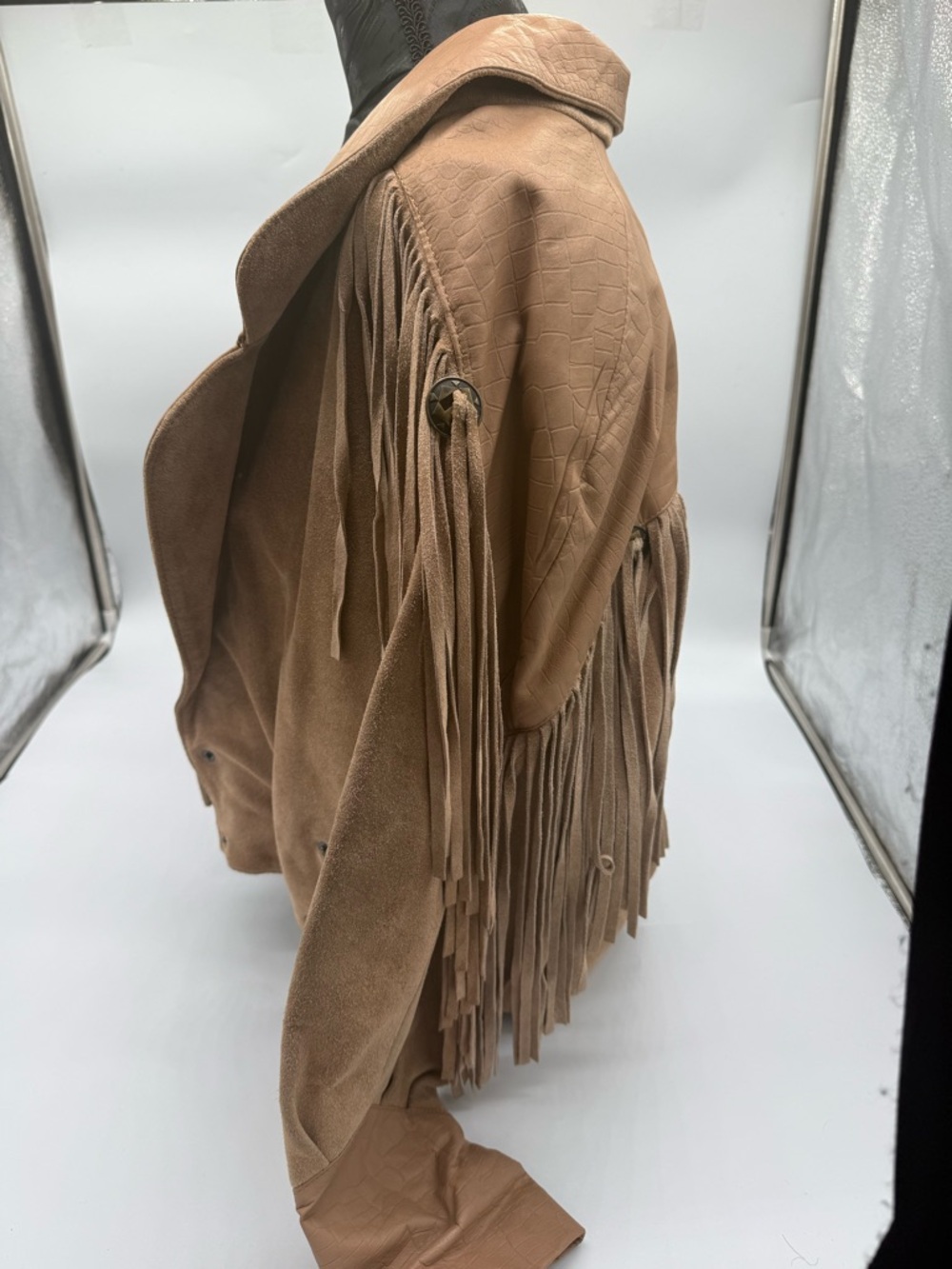 Vintage G-111 80’s Fringed  Cropped Jacket in Tan leather - Picture 2 of 6